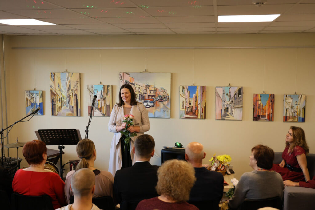 large 1403570338c62cdba4ae